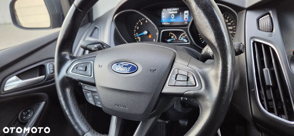 Ford Focus 1.0 EcoBoost Titanium - 34