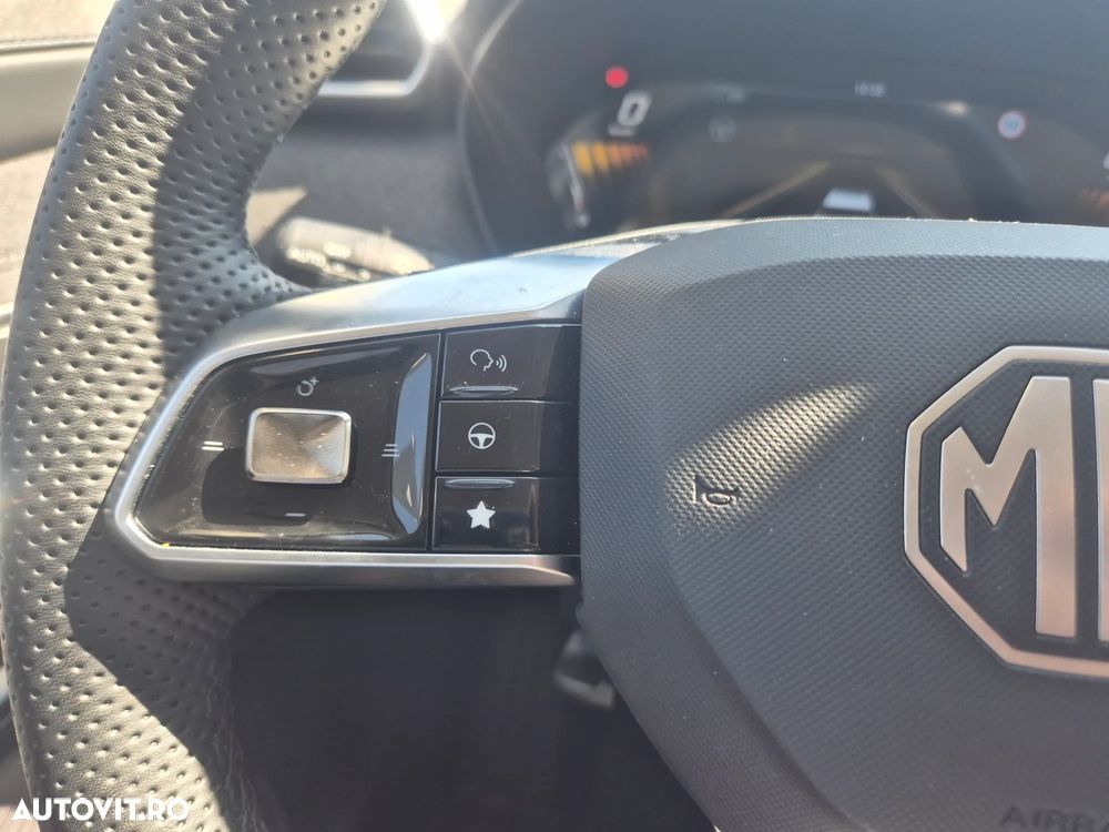 MG ZS HEV 1.5 GSI AT Excite - 14
