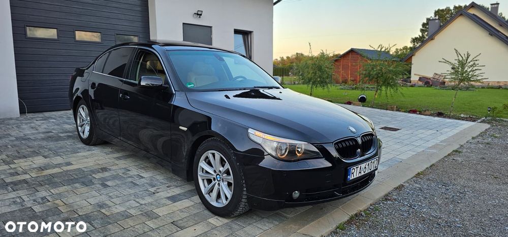 BMW Seria 5 525d - 2