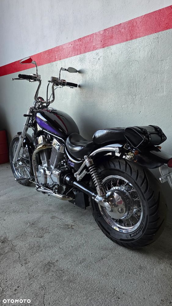 Suzuki Intruder - 13