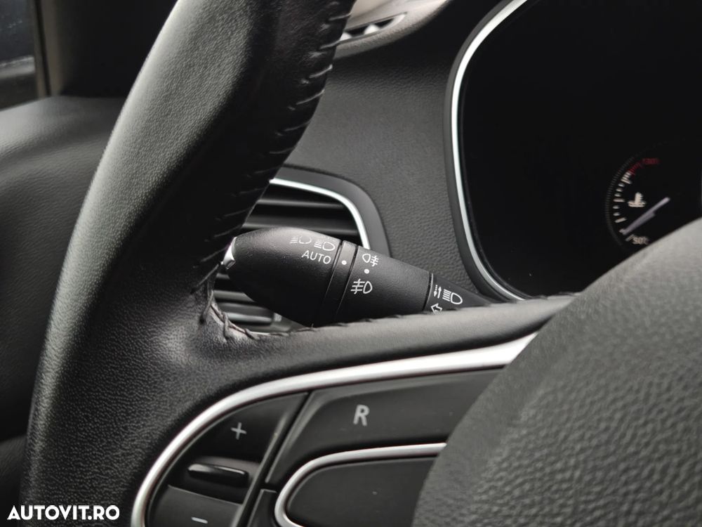 Renault Megane Blue dCi 116 EDC Zen - 16