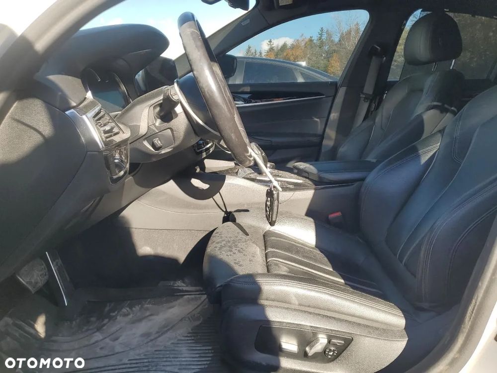 BMW Seria 5 530i xDrive - 7