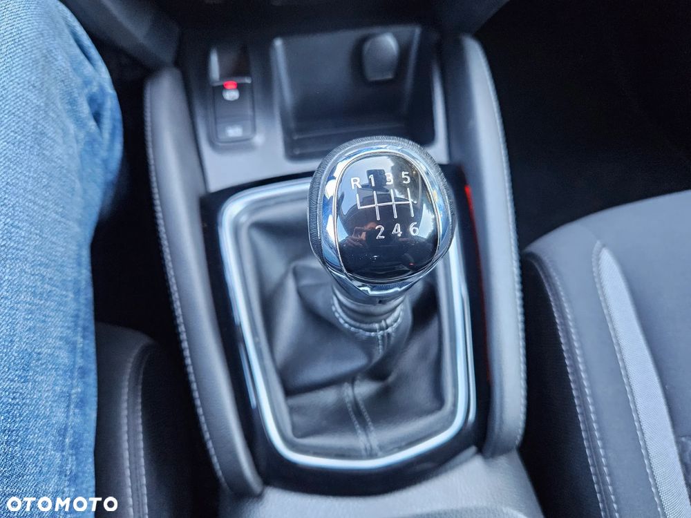 Nissan Qashqai 1.2 DIG-T N-Vision - 26