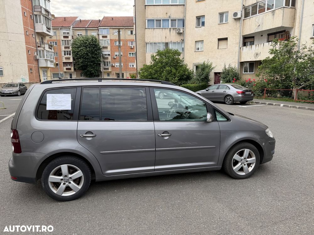 Volkswagen Touran 2.0 TDI Highline - 4
