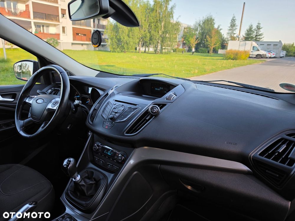 Ford Kuga 1.6 EcoBoost 2x4 Titanium - 11