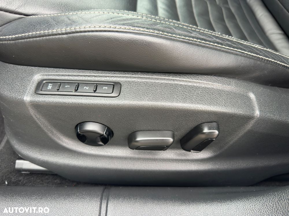 Skoda Octavia 2.0 TDI RS DSG - 27