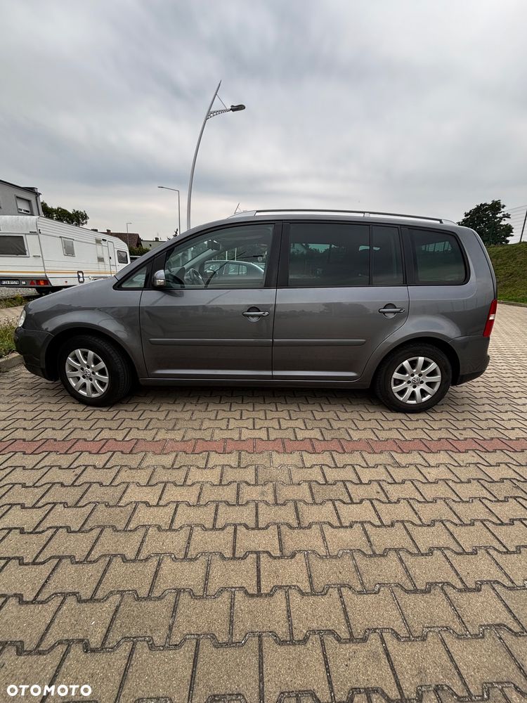Volkswagen Touran 2006 photo 3