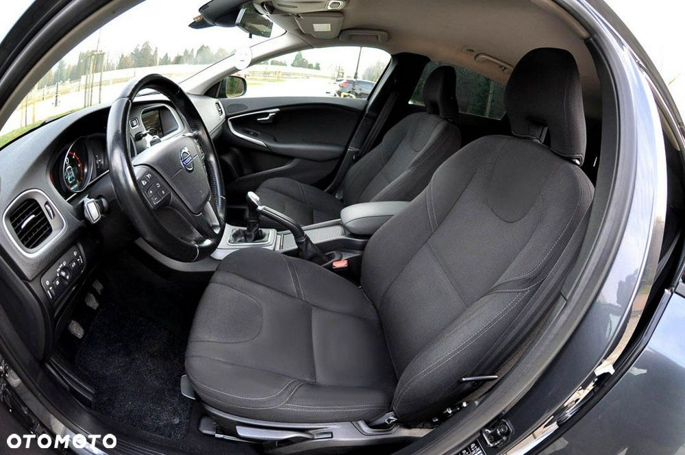 Volvo V40 D2 Momentum - 6