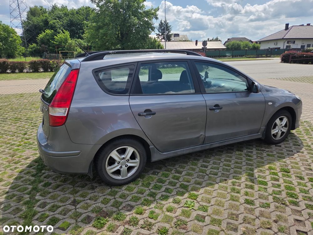 Hyundai i30 1.6 CRDi Classic + - 8