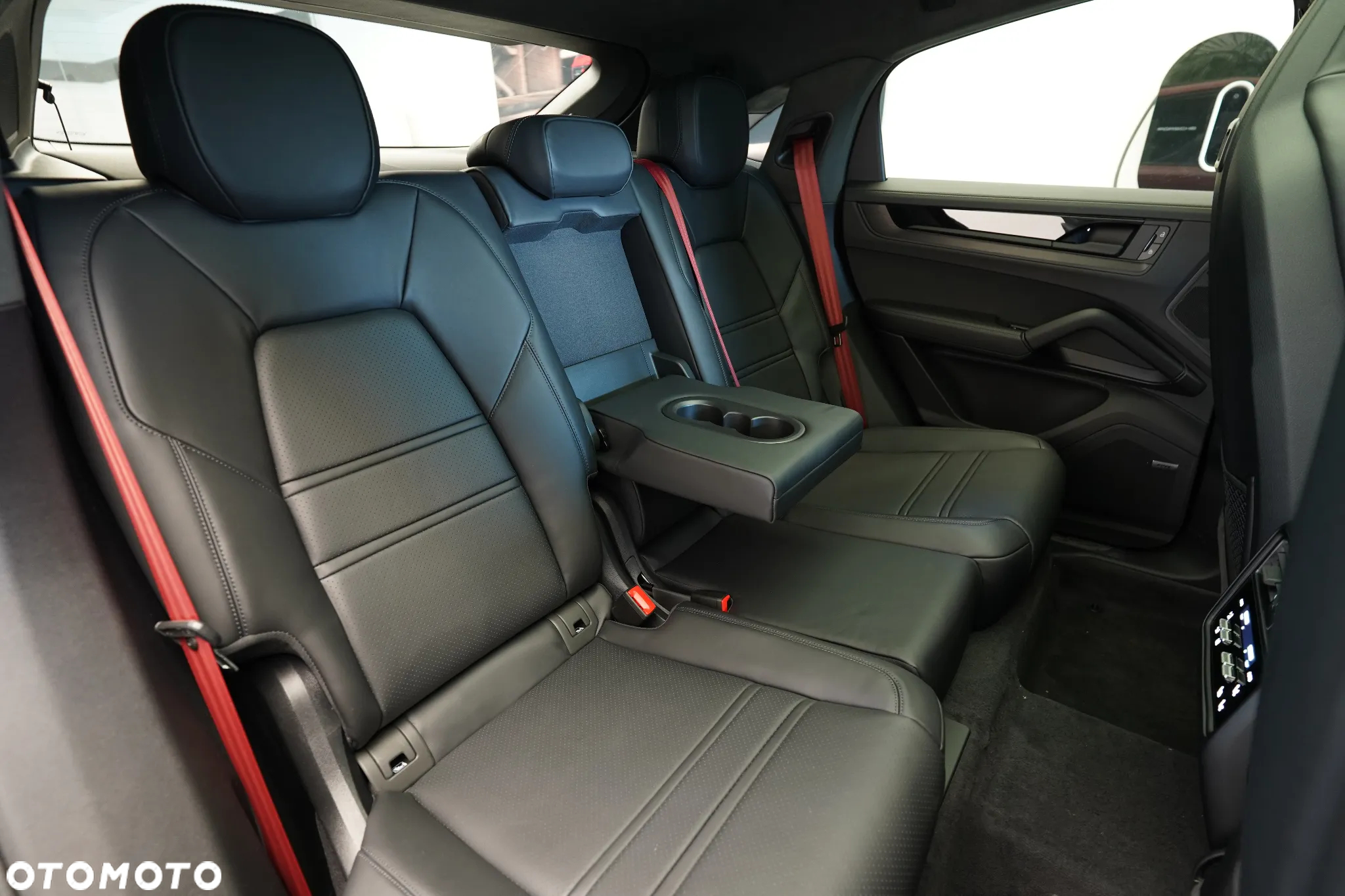 Porsche Cayenne Coupe GTS - 13
