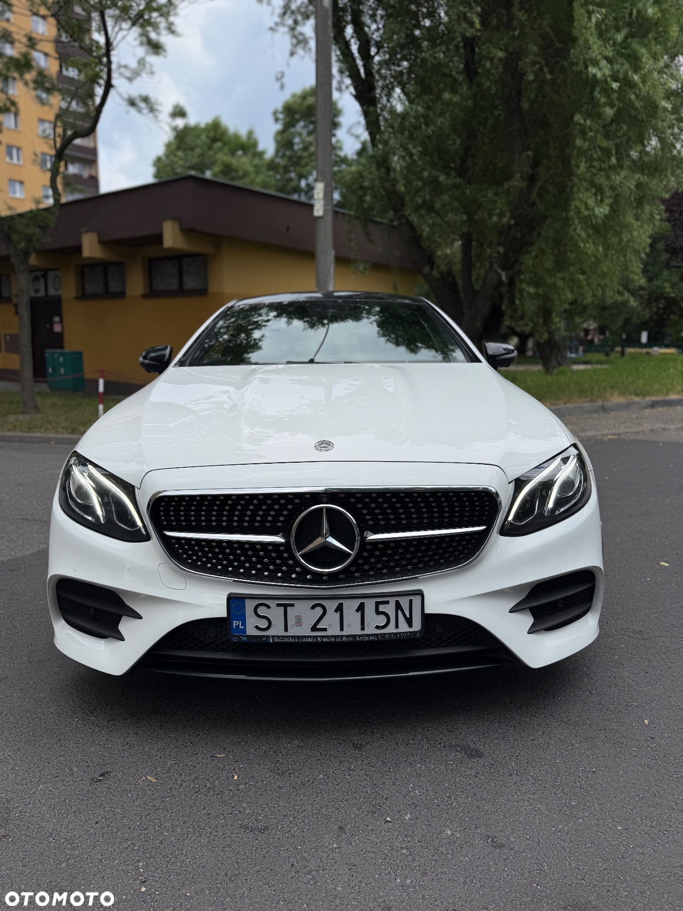 Mercedes-Benz Klasa E 220 d Coupe 4-Matic 9G-TRONIC - 2