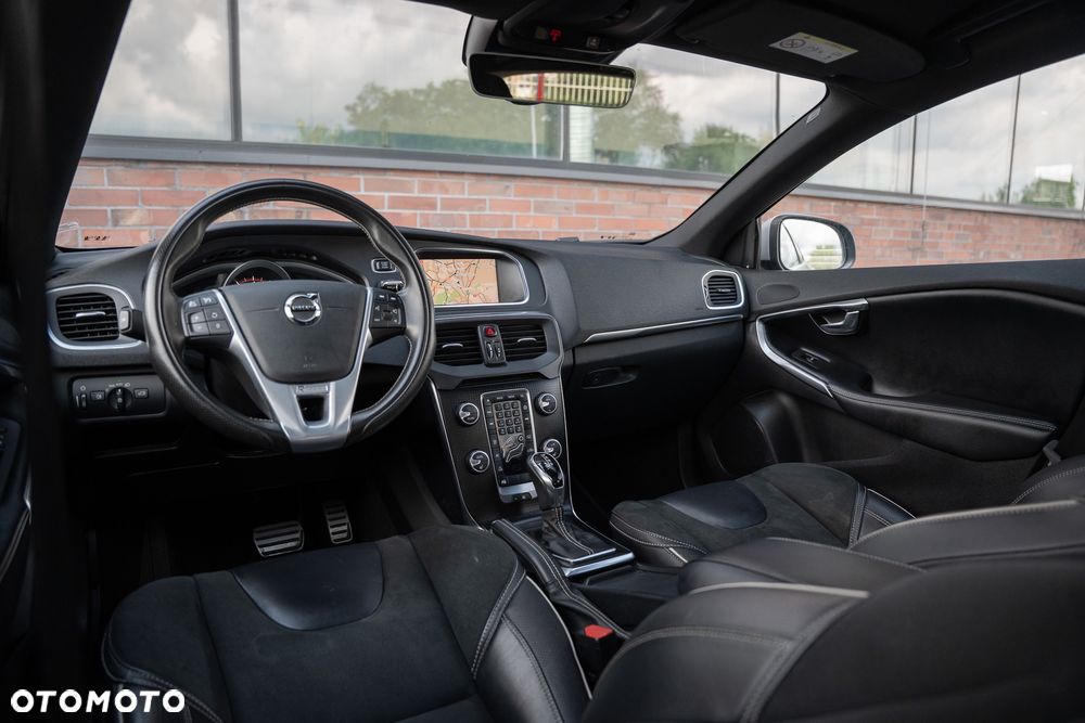 Volvo V40 T3 Geartronic RDesign - 25