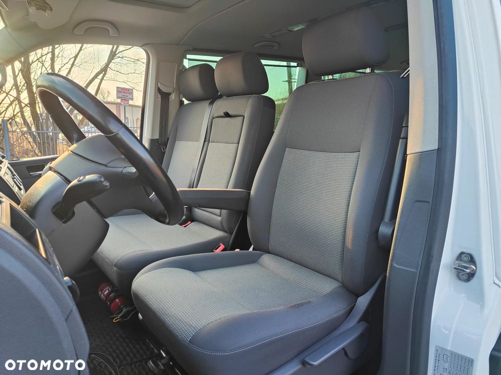 Volkswagen Caravelle - 12