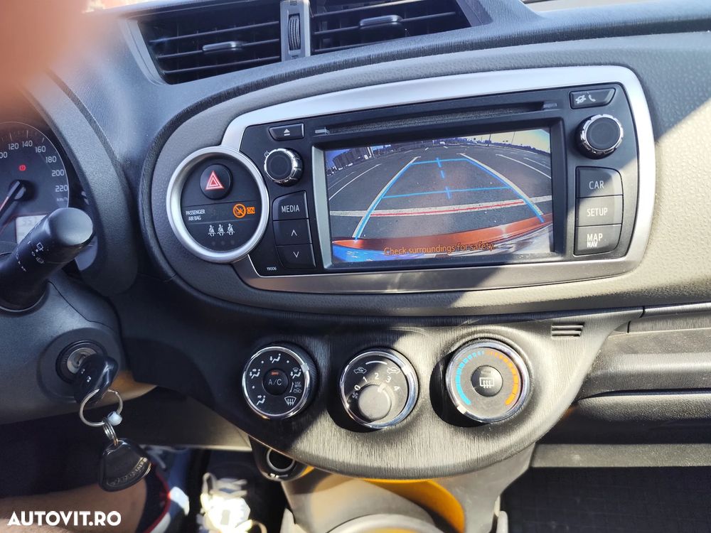 Toyota Yaris 1.3 VVT-i Luna - 6
