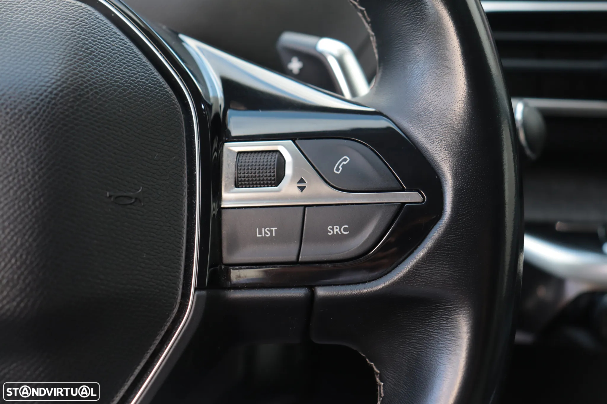 Peugeot 5008 1.2 PureTech Allure EAT8 - 23