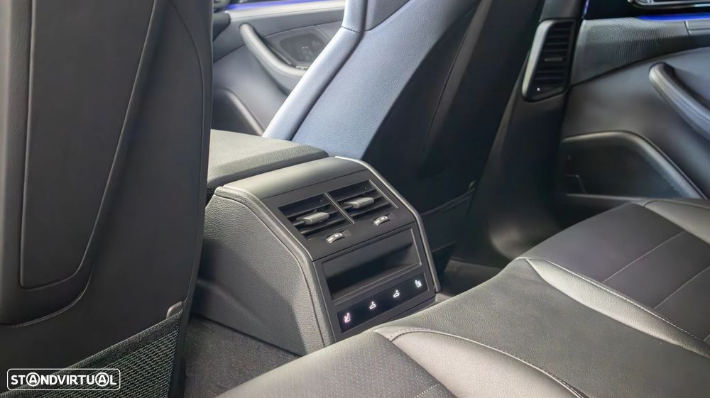 Porsche Panamera 4 E-Hybrid - 14