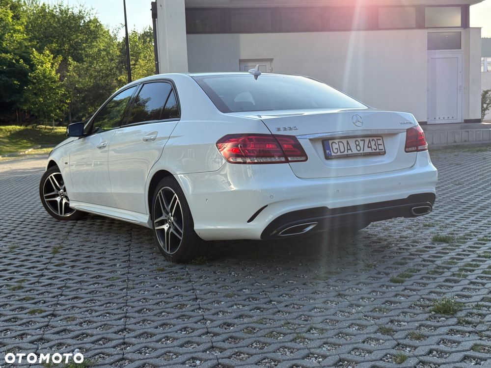 Mercedes-Benz Klasa E 220 BlueTEC 4Matic 7G-TRONIC Edition - 13