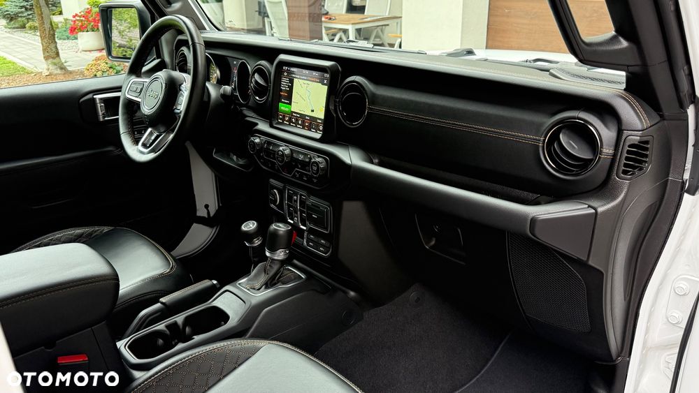 Jeep Wrangler - 35