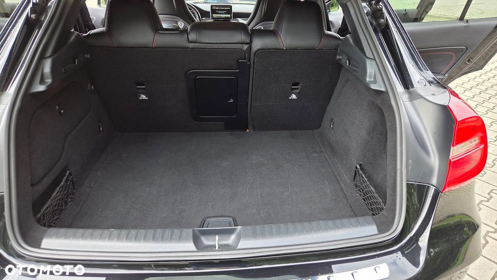 Mercedes-Benz GLA 45 AMG 4-Matic - 31