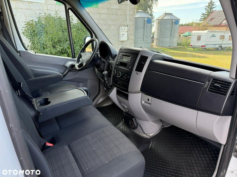 Mercedes-Benz Sprinter - 12
