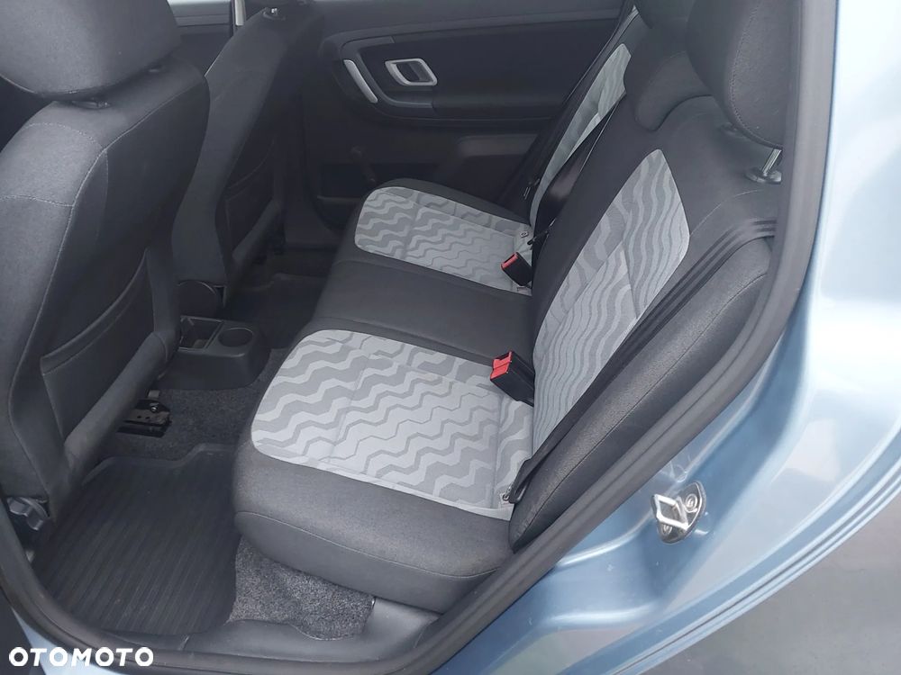 Skoda Fabia 1.2 HTP Active - 15