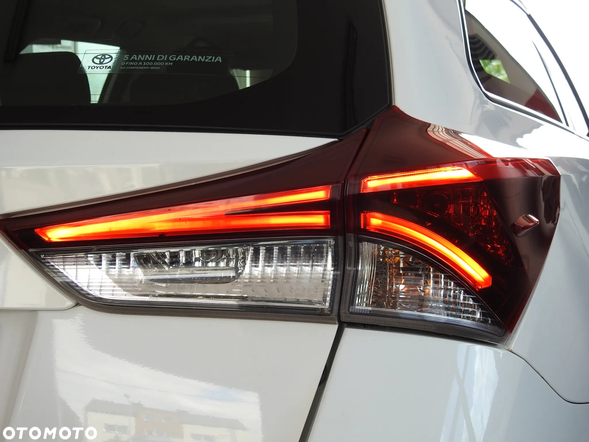 Toyota Auris 1.8 VVT-i Hybrid Automatik Comfort - 32