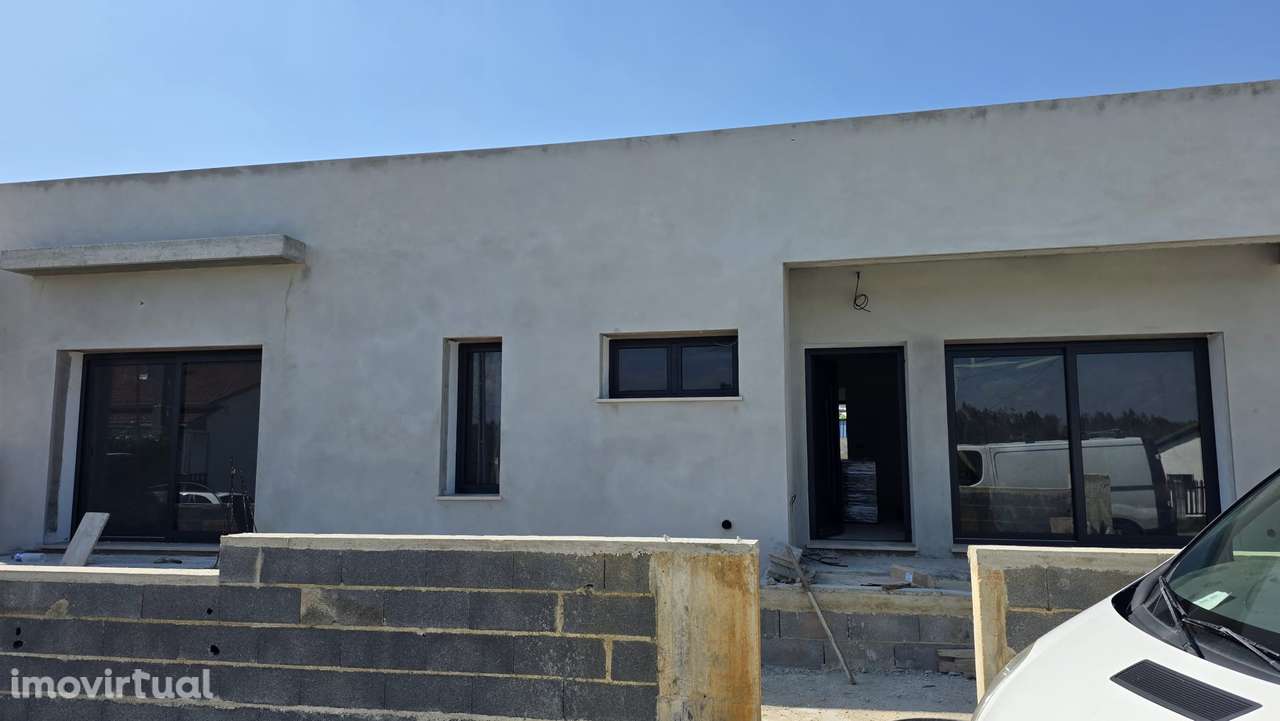 Moradia T3, térrea, geminada com garagem e jardim. Fração "A" - Grande imagem: 4/15