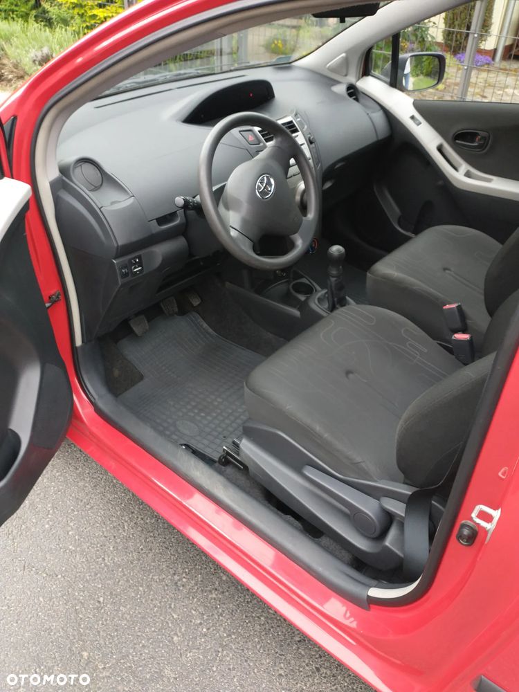 Toyota Yaris 1.0 Terra - 16
