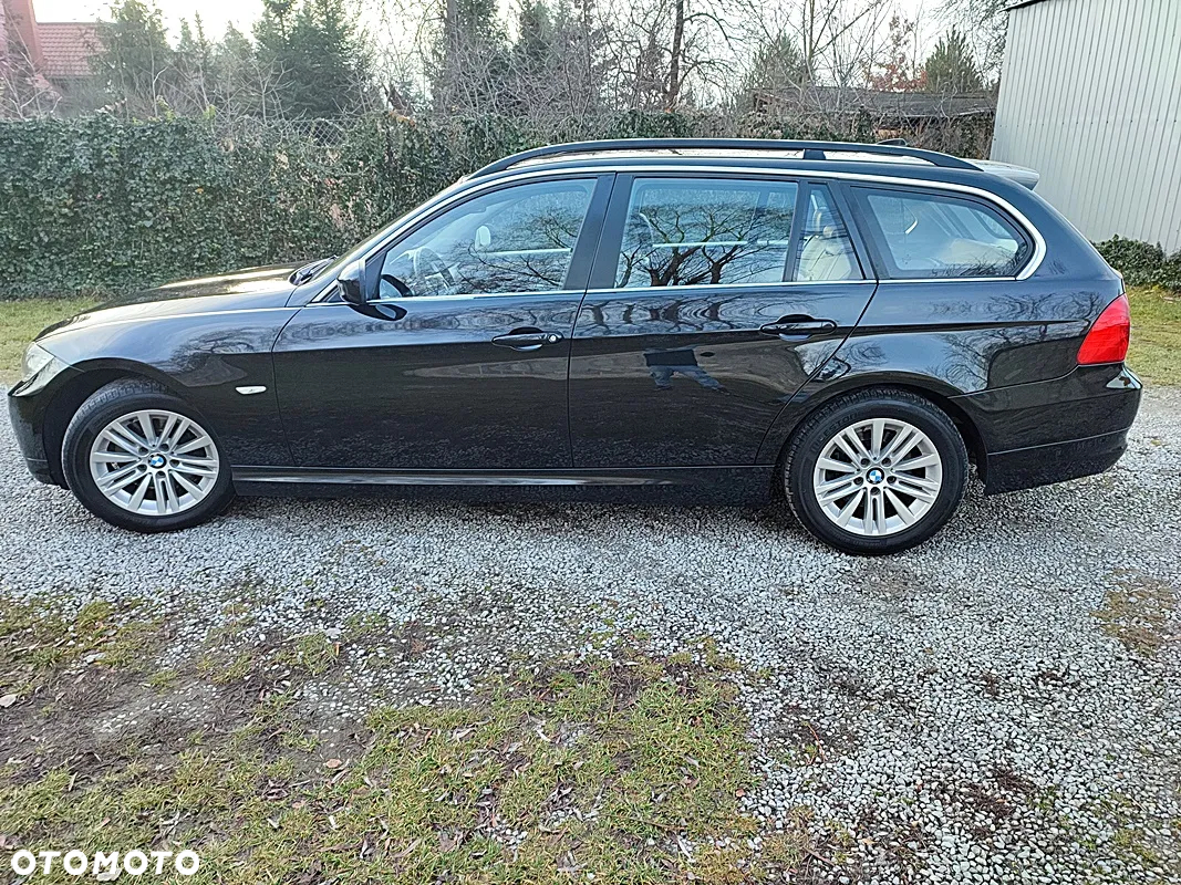 BMW Seria 3 320d - 29