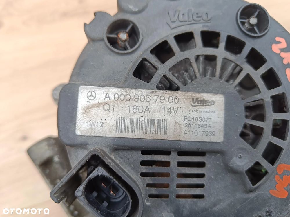 MERCEDES W204 W207 W212 2.2 CDI OM 651 ALTERNATOR A0009067900 - 2