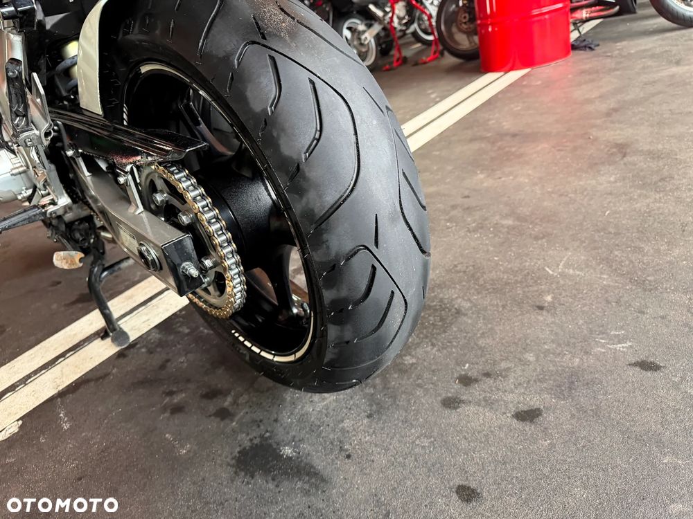 Yamaha FZ - 22
