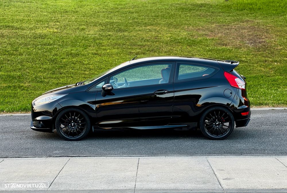 Ford Fiesta 1.6 EcoBoost c/ Pack Pele Desportiva ST — fotografia 8
