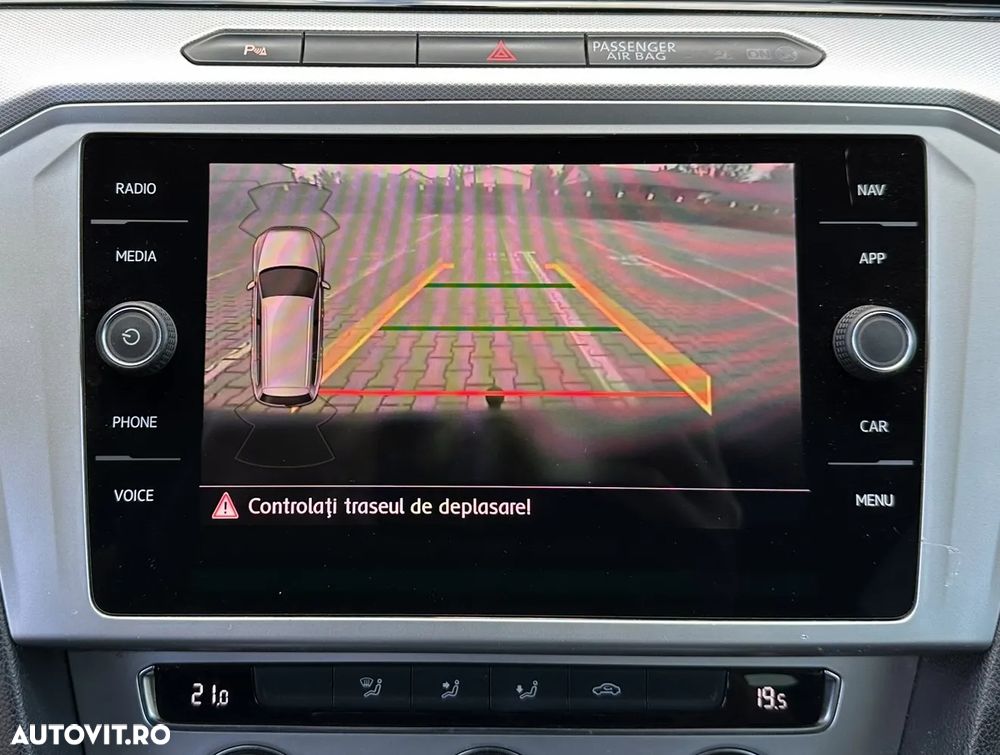 Volkswagen Passat - 15