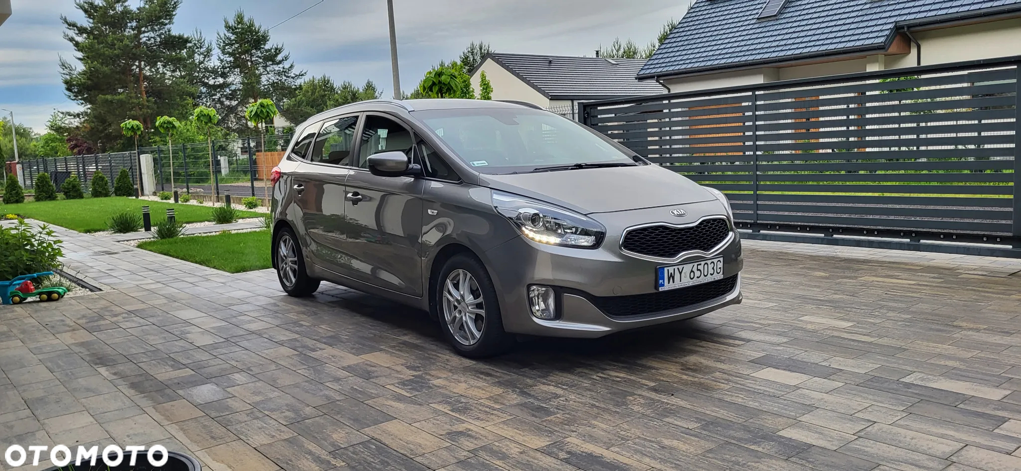 Kia Carens 1.6 GDI L - 15