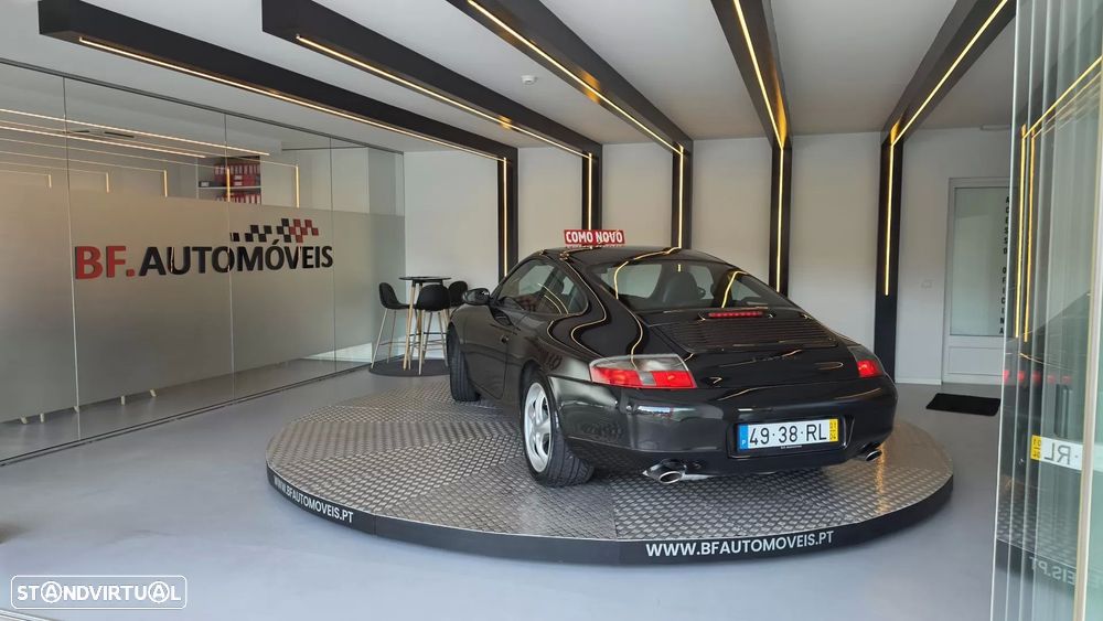 Porsche 911 (996) Carrera - 17