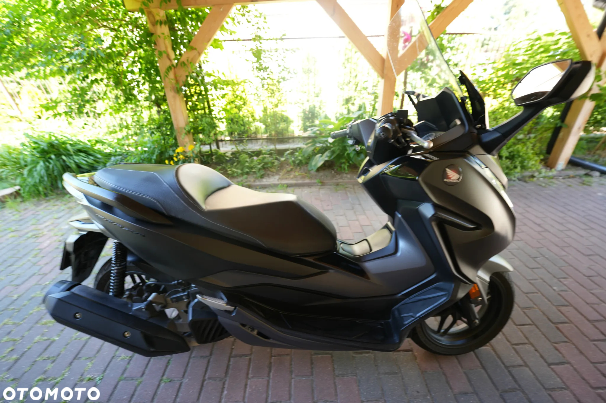 Honda NSS - 11