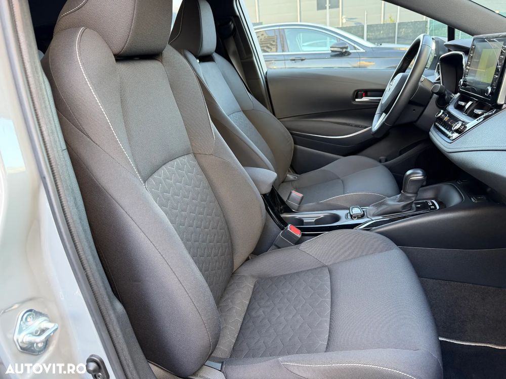 Toyota Corolla 1.8 HSD Business - 28