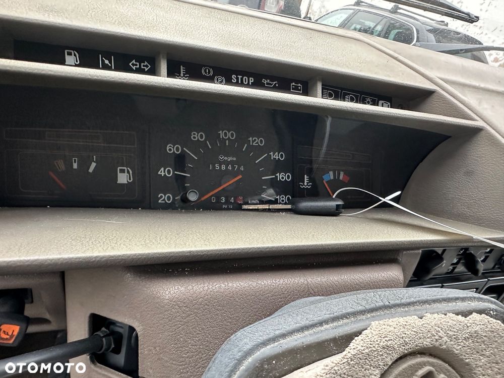 Peugeot 305 1.5 GR - 9