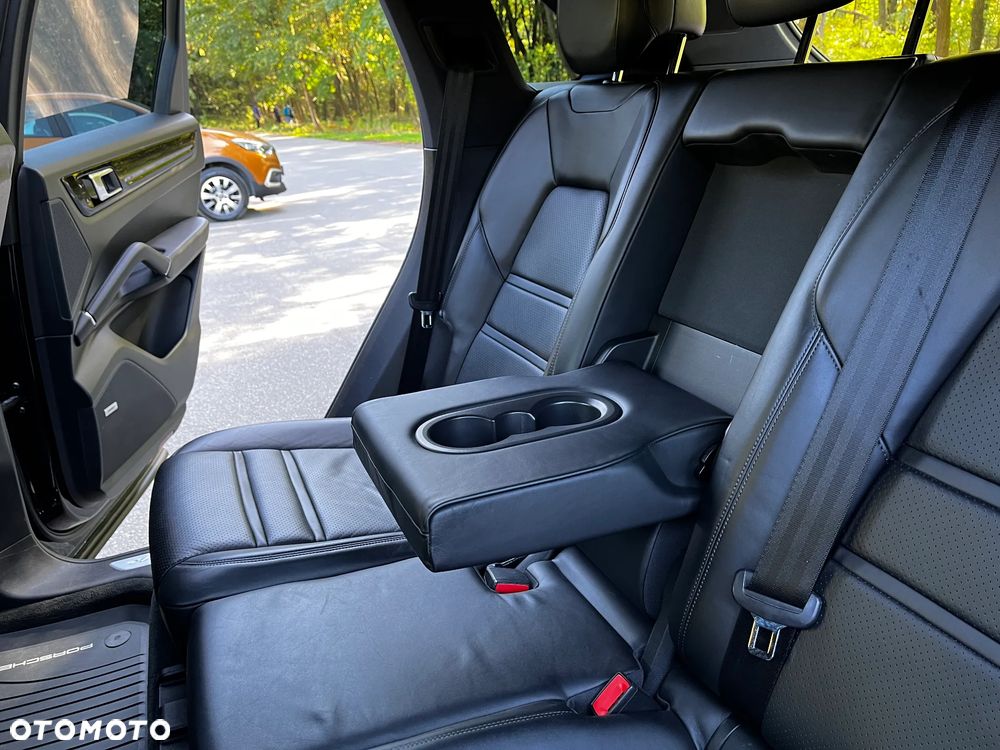 Porsche Cayenne - 21