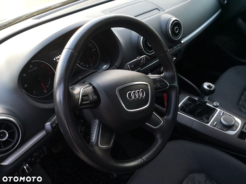 Audi A3 Sportback 1.6 TDI Ambiente - 18