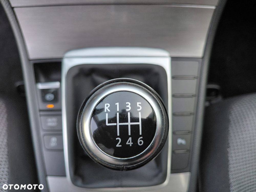 Volkswagen Passat Variant 1.8 TSI Comfortline - 25