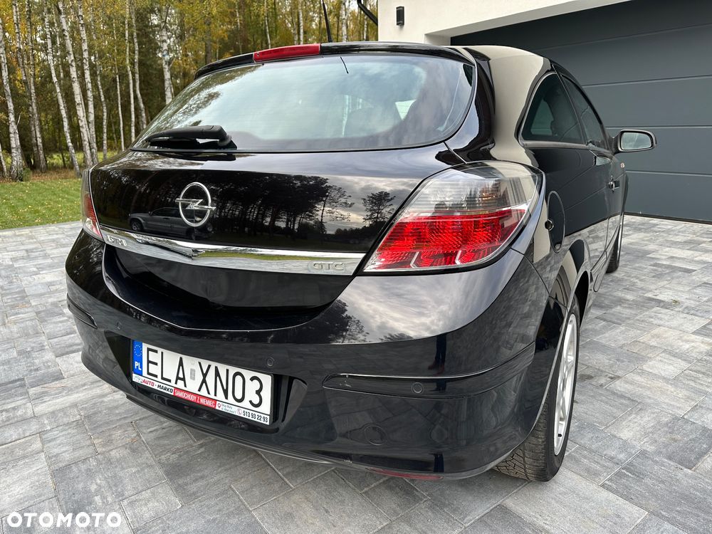 Opel Astra III GTC 1.8 Sport - 12