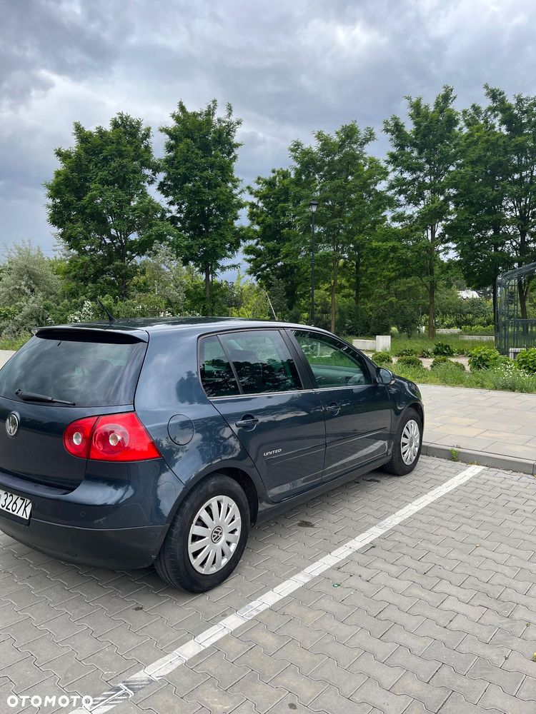 Volkswagen Golf V 2.0 TDI Comfortline - 4