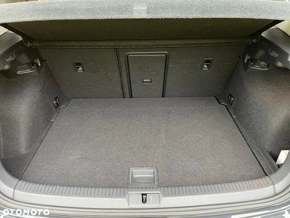 Volkswagen Golf e-Golf - 23