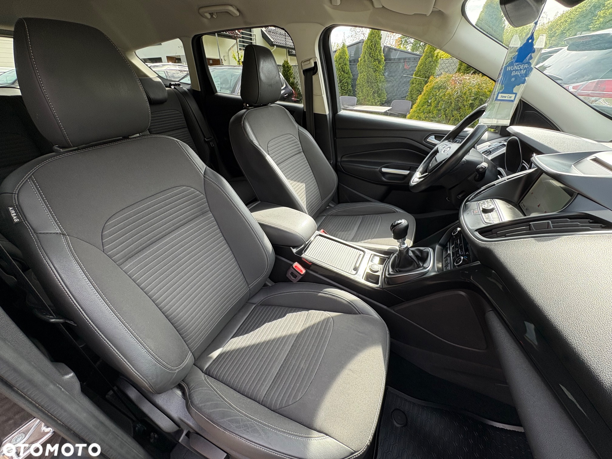 Ford Kuga 2.0 TDCi 2x4 Titanium - 23