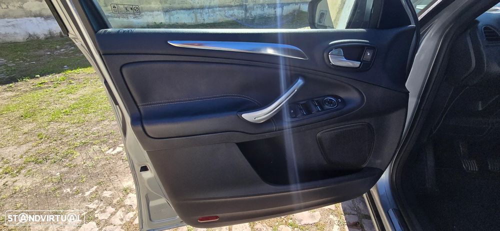 Ford S-Max 2.2 TDCi Titanium 7L - 17