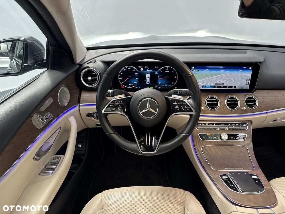 Mercedes-Benz Klasa E 220 d 4-Matic AMG/Avantgarde - 23