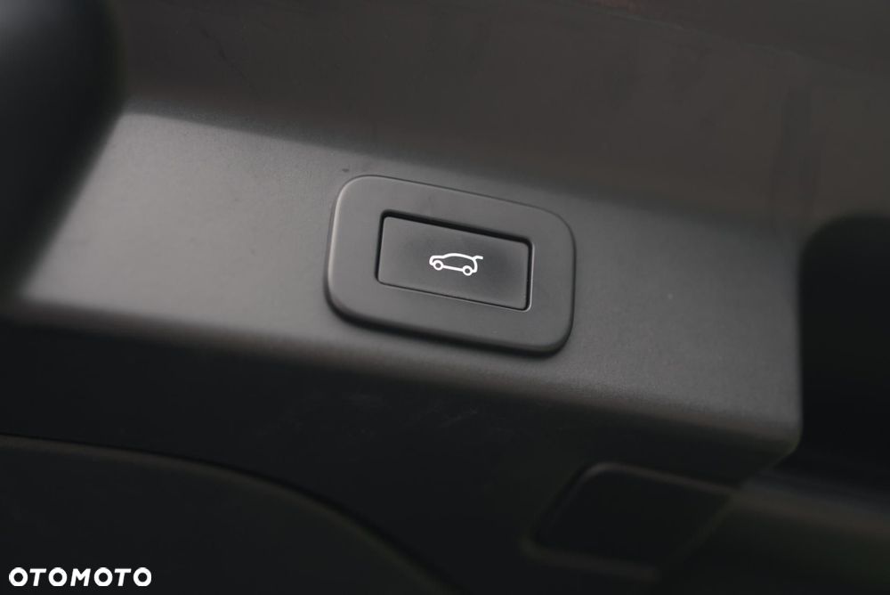 Jaguar F-Pace 2.0 D200 mHEV AWD SE - 37