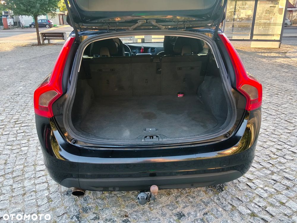 Volvo V60 D2 Summum - 9