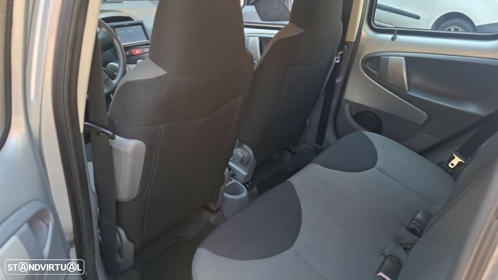 Toyota Aygo 1.0 + AC - 11